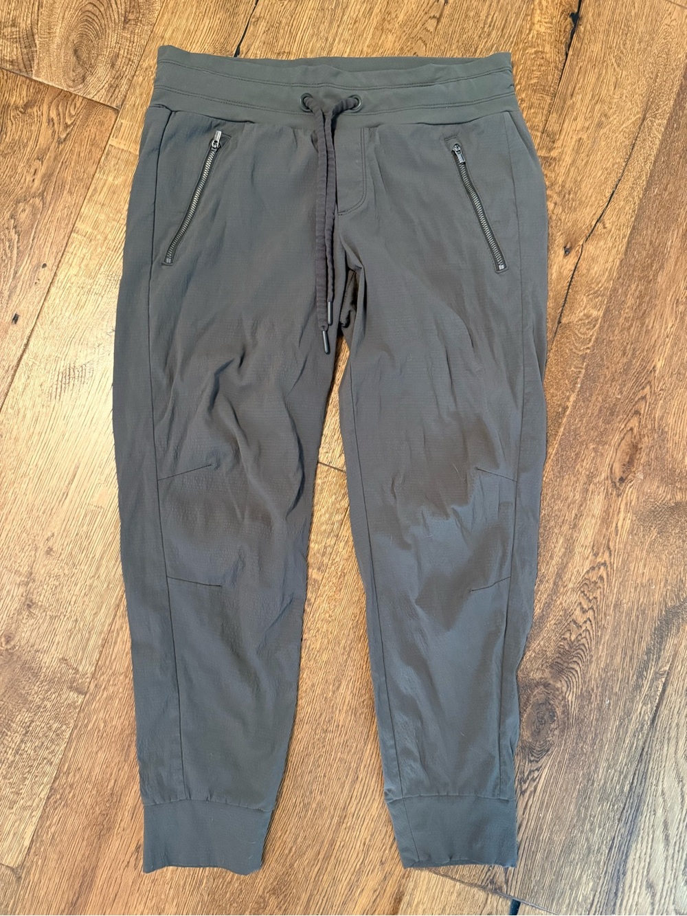 Athleta Sage
Jogger Pants with Zipper Pockets